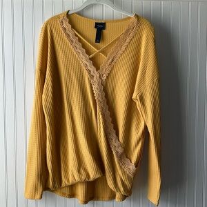 Daytrip “wrap” style top